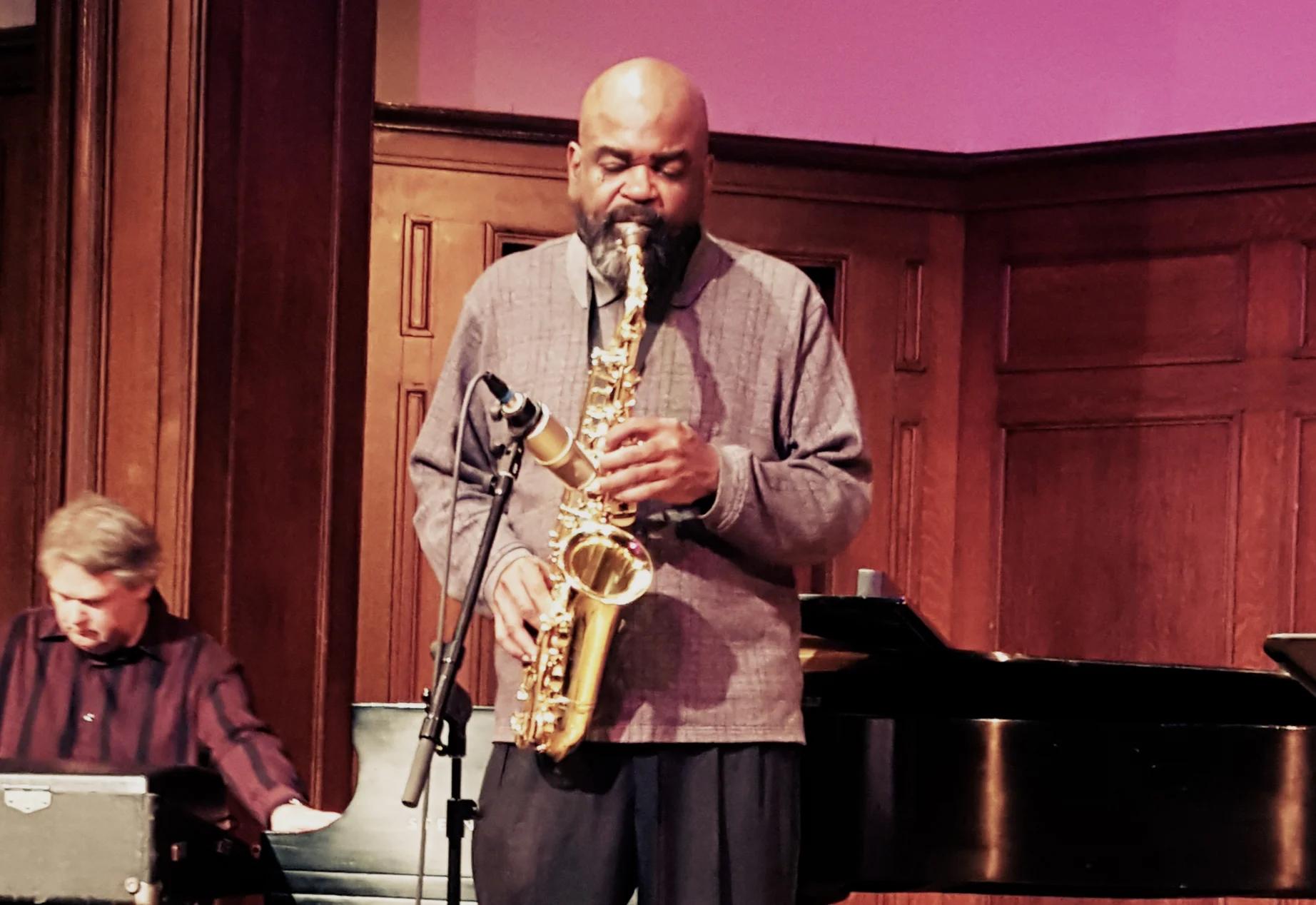 Jerome Williams performing